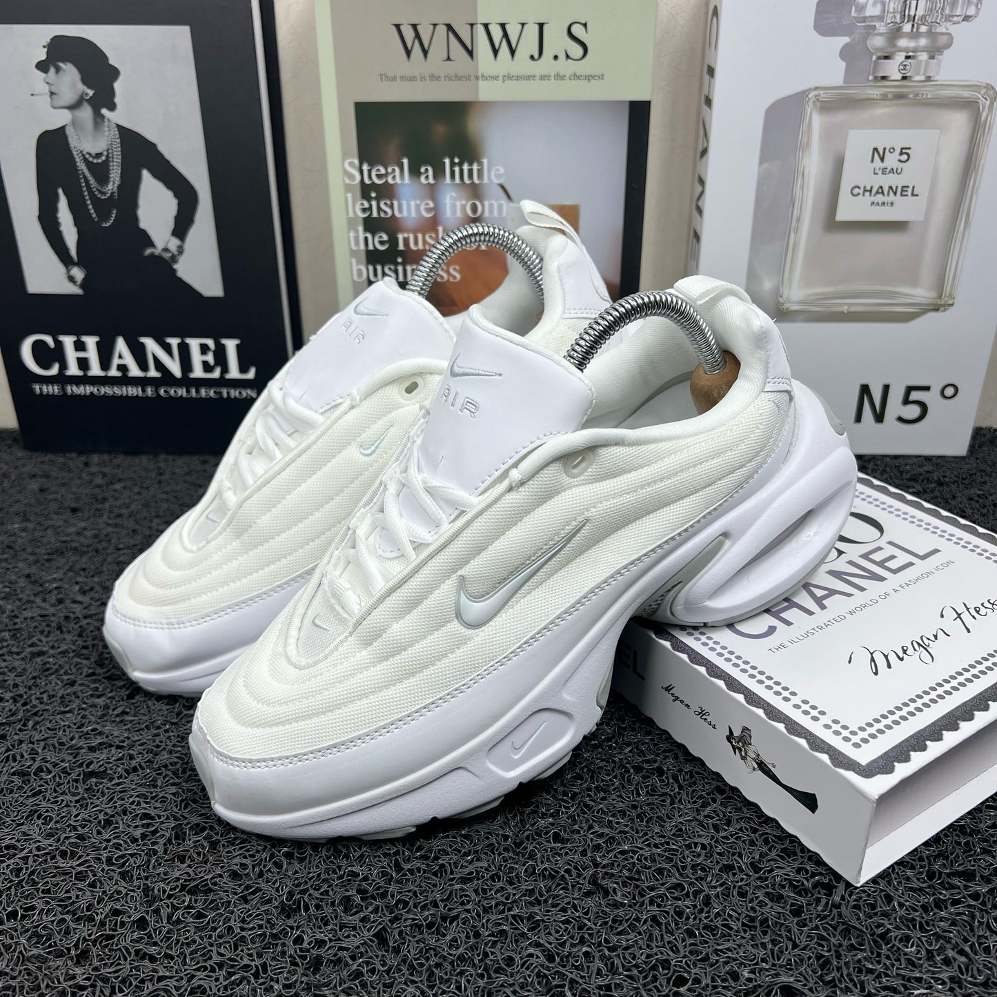 NK Airmax Portal Ref: 4960 Dama