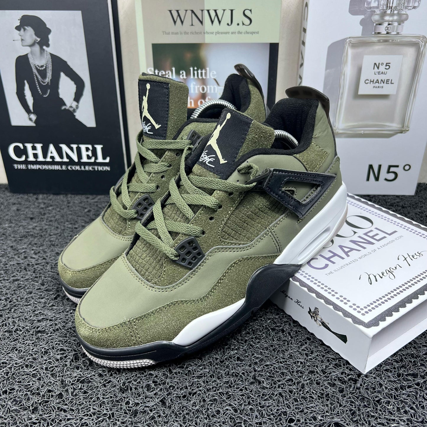 NK Jordan Retro 4 Ref: 4437 Hombre